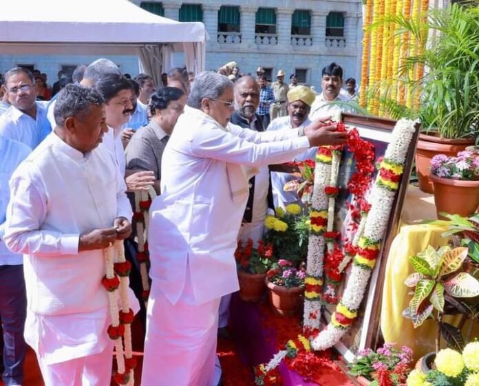 ಗೋಡ್ಸೆಯ ಅನುಯಾಯಿಗಳು ಸಮಾಜದಲ್ಲಿ ಶಾಂತಿಯನ್ನು ಕದಡುತ್ತಿದ್ದಾರೆ : ಮುಖ್ಯಮಂತ್ರಿ ಸಿದ್ದರಾಮಯ್ಯ