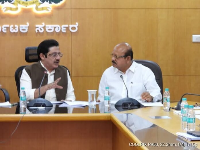 ವಿವಿಧ ವಸತಿ ಯೋಜನೆಗಳ ಪ್ರಗತಿ ಕುರಿತು ವಿಧಾನಸೌಧದಲ್ಲಿ ಸಭೆ ಶೇ 18ರಷ್ಟು ಜಿ.ಎಸ್.ಟಿ. ರದ್ದತಿ ಕೋರಿ ಶೀಘ್ರವೇ ಪ್ರಧಾನಿ ಭೇಟಿ: ಟಿ.ಬಿ.ಜಯಚಂದ್ರ