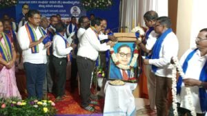 ಬಿಜೆಪಿ ಸರ್ಕಾರ ʼಮನು ಸಂವಿಧಾನʼ ಜಾರಿಗೆ ತರುವ ಪ್ರಯತ್ನ ಮಾಡುತ್ತಿದೆ : ಸುಂದರ್ ಮಾಸ್ತರ್ ಆಕ್ರೋಶ 