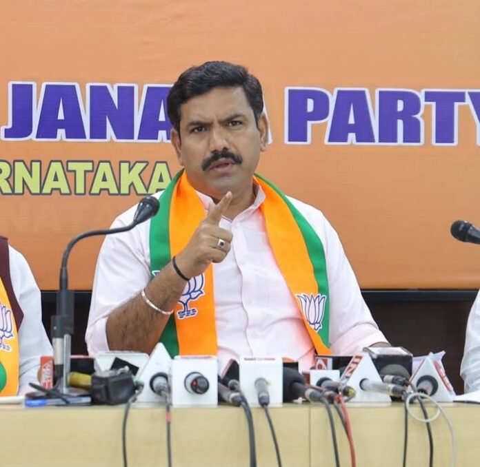 ಪ್ರಿಯಾಂಕ ಖರ್ಗೆ ರಾಜೀನಾಮೆ ಪಡೆದು ಸಿಬಿಐ ತನಿಖೆ ಮಾಡಿಸಲು ವಿಜಯೇಂದ್ರ ಒತ್ತಾಯ