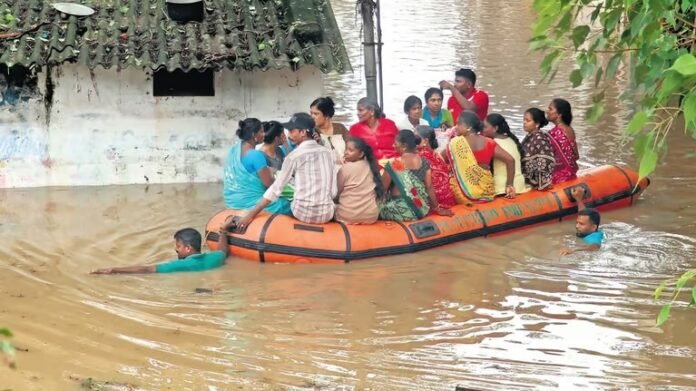 ಫೆಂಗಲ್‌ ಚಂಡಮಾರುತಕ್ಕೆ ತಮಿಳುನಾಡು ತತ್ತರ | 2,000 ಕೋಟಿ ರೂ. ಪರಿಹಾರ ಒಡಗಿಸುವಂತೆ ತ.ನಾ ಸಿಎಂ ಪಿಎಂ ಗೆ ಪತ್ರ !