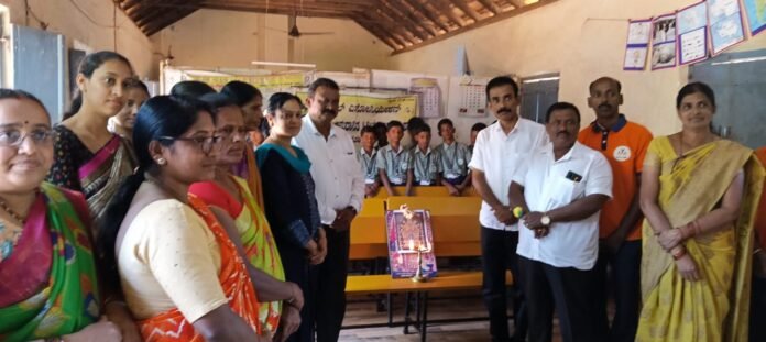 ಜ್ಞಾನದೀಪ ಯೋಜನೆಯ ಅಡಿಯಲ್ಲಿ ಬಸ್ರೂರು ಹಿಂದೂ ಮಾದರಿ ಅನುದಾನಿತ ಹಿರಿಯ ಪ್ರಾಥಮಿಕ ಶಾಲೆಗೆ 10 ಬೆಂಚು 10 ಡೆಸ್ಕ್ ಗಳ ವಿತರಣೆ