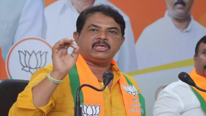 ಸೋನಿಯಾ ಗಾಂಧಿ, ರಾಹುಲ್ ಗಾಂಧಿ, ಪ್ರಿಯಾಂಕ ಗಾಂಧಿ ಇವರೆಲ್ಲಾ ನಕಲಿ ಗಾಂಧಿಗಳು : ಅಶೋಕ್‌ ವ್ಯಂಗ್ಯ