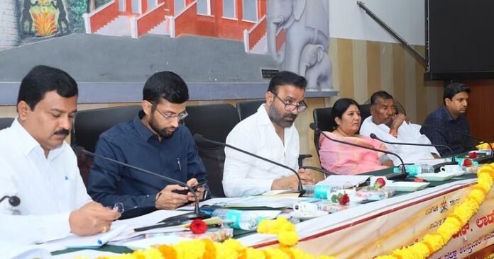 ತಾಲೂಕುಗಳಲ್ಲೇ ಸರಿಯಾಗಿ ಕಾರ್ಮಿಕರ ನೋಂದಣಿಯೇ ಆಗಿಲ್ಲ : ಸಚಿವ ಸಂತೋಷ್‌ ಲಾಡ್‌ ಅಸಮಾಧಾನ