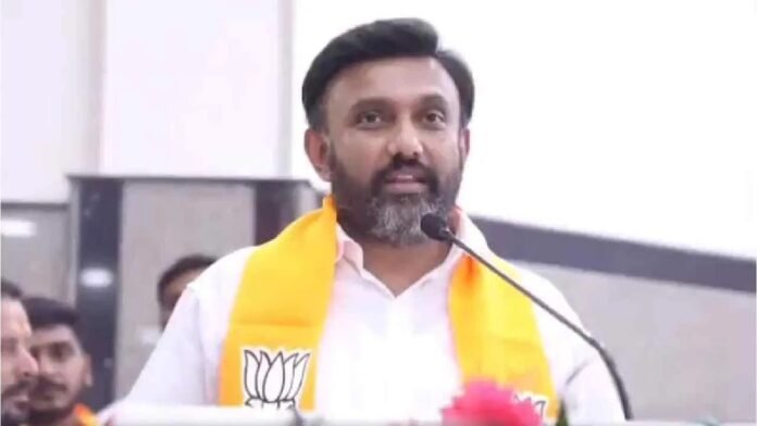 ವಿಜಯೇಂದ್ರಗೆ 'ಎಸ್‌ ಬಾಸ್' ಎನ್ನುವವರಿಗೆ ಪಕ್ಷದಲ್ಲಿ ಹುದ್ದೆಗಳನ್ನು ನೀಡಲಾಗುತ್ತಿದೆ : ಸುಧಾಕರ್‌ ಹೊಸ ಬಾಂಬ್‌