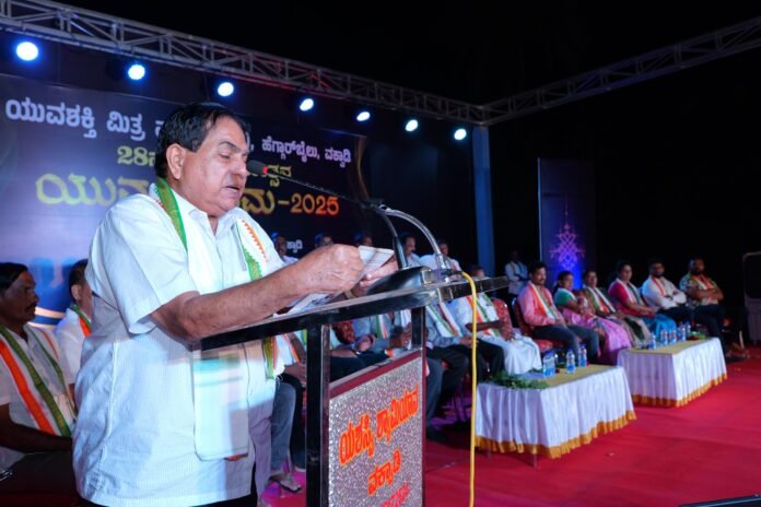 ಊರಿನ ಭವಿಷ್ಯ ಯುವಕರನ್ನೇ ಅವಲಂಬಿಸಿದೆ : ಆನಂದ ಸಿ. ಕುಂದರ್