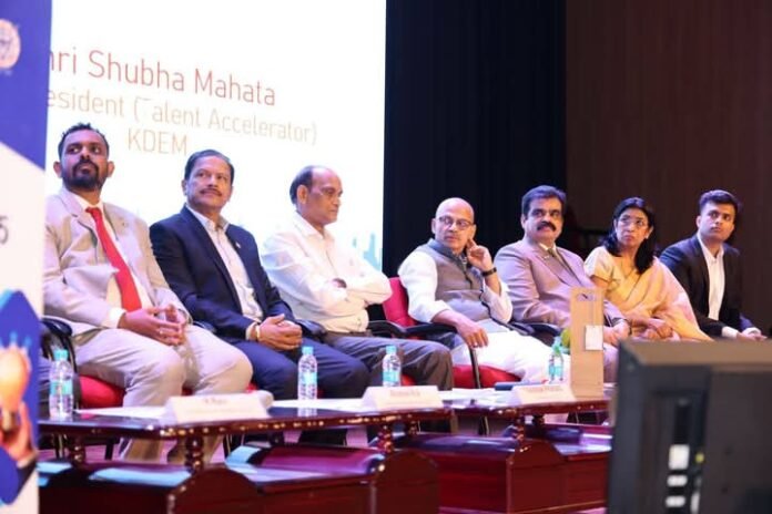 ಉದ್ಯೋಗ ನೀಡುವ ಜೊತೆಗೆ ಉತ್ತಮ ಸಂಬಳವನ್ನ ನೀಡಿ : ಡಾ. ಶರಣ್‌ ಪ್ರಕಾಶ್‌ ಪಾಟೀಲ್‌