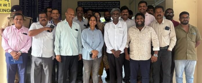 ಬಾರ್ಕೂರು ರೈಲು ಪ್ಲಾಟ್‌ ಫಾರ್ಮ್‌ ಸಮಸ್ಯೆ ಪರಿಶೀಲನೆ ನಡೆಸಿದ ಸಂಸದ ಕೋಟ | ಸಮಸ್ಯೆ ಪರಿಹರಿಸುವಂತೆ ಸೂಚನೆ