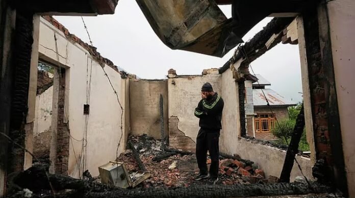 ಪಾಕ್‌ ಡ್ರೋನ್‌ ದಾಳಿ ವಿಫಲ | ಪಾಕ್‌ ಅಪ್ರಚೋದಿತ ಶೆಲ್‌ ದಾಳಿ | ಜಮ್ಮು-ಕಾಶ್ಮೀರ ಉದ್ವಿಗ್ನ | ರಜೆ ಘೋಷಣೆ