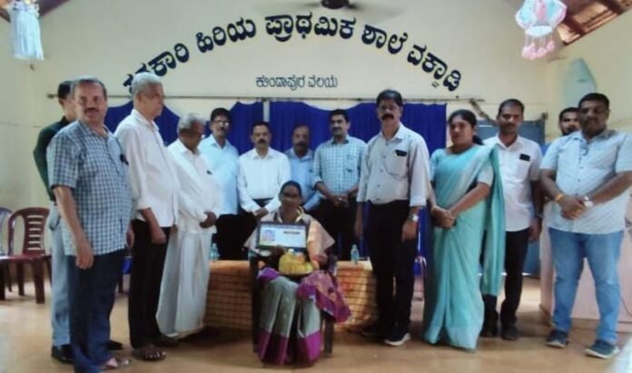 ವಕ್ವಾಡಿ | ನಿವೃತ್ತ ಪೋಸ್ಟ್‌ ಮಾಸ್ಟರ್‌ ಶರಾವತಿ ಶೆಟ್ಟಿ ಅವರಿಗೆ ಬೀಳ್ಕೊಡುಗೆ ಸಮಾರಂಭ