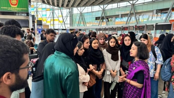 ಇರಾನ್-ಇಸ್ರೇಲ್ ಯುದ್ಧ ಕಾರ್ಮೋಡ : ದೆಹಲಿಗೆ ಬಂದಿಳಿದ ‘ಆಪರೇಷನ್ ಸಿಂಧೂ’ ಇದರ ಮೊದಲ ಬ್ಯಾಚ್