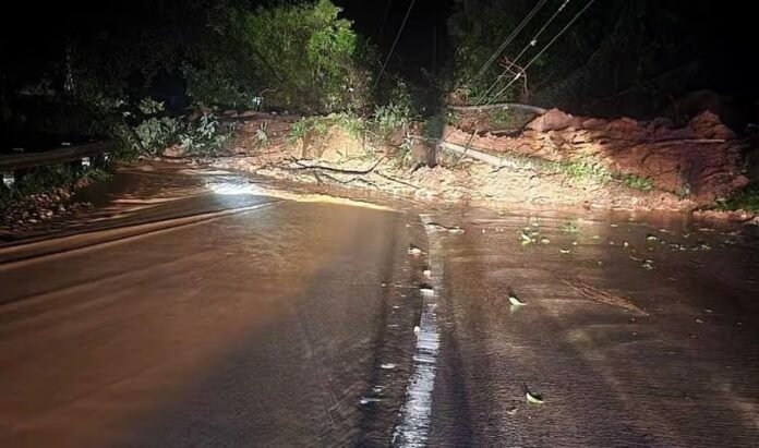 ಗುಡ್ಡ ಕುಸಿತ : ಶಿರಾಡಿ ಘಾಟತ ತಾತ್ಕಾಲಿಕ ಬಂದ್